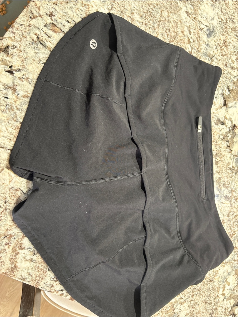 lululemon athletica Men's Black Athletic Shorts - Picture 2 of 2